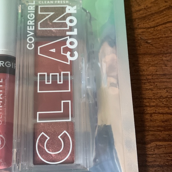 NWOT 3pc Branded Makeup Bundle - Picture 4 of 4